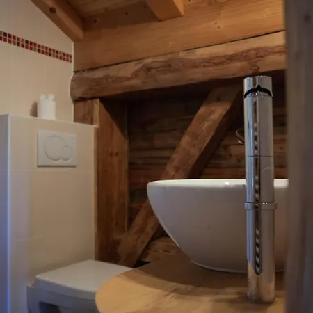 Holiday home Chalet Samasta 5-bedroom Jacuzzi And Open Fire *