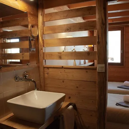 Chalet Samasta 5-bedroom Jacuzzi And Open Fire Holiday home Les Gets