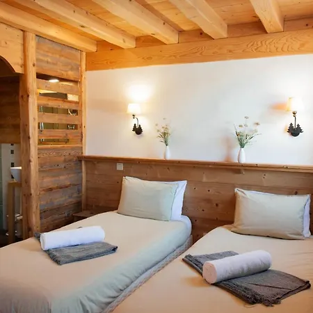 Chalet Samasta 5-bedroom Jacuzzi And Open Fire Holiday home *