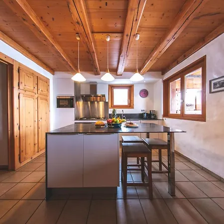 Chalet Samasta 5-bedroom Jacuzzi And Open Fire Hébergement de vacances Les Gets